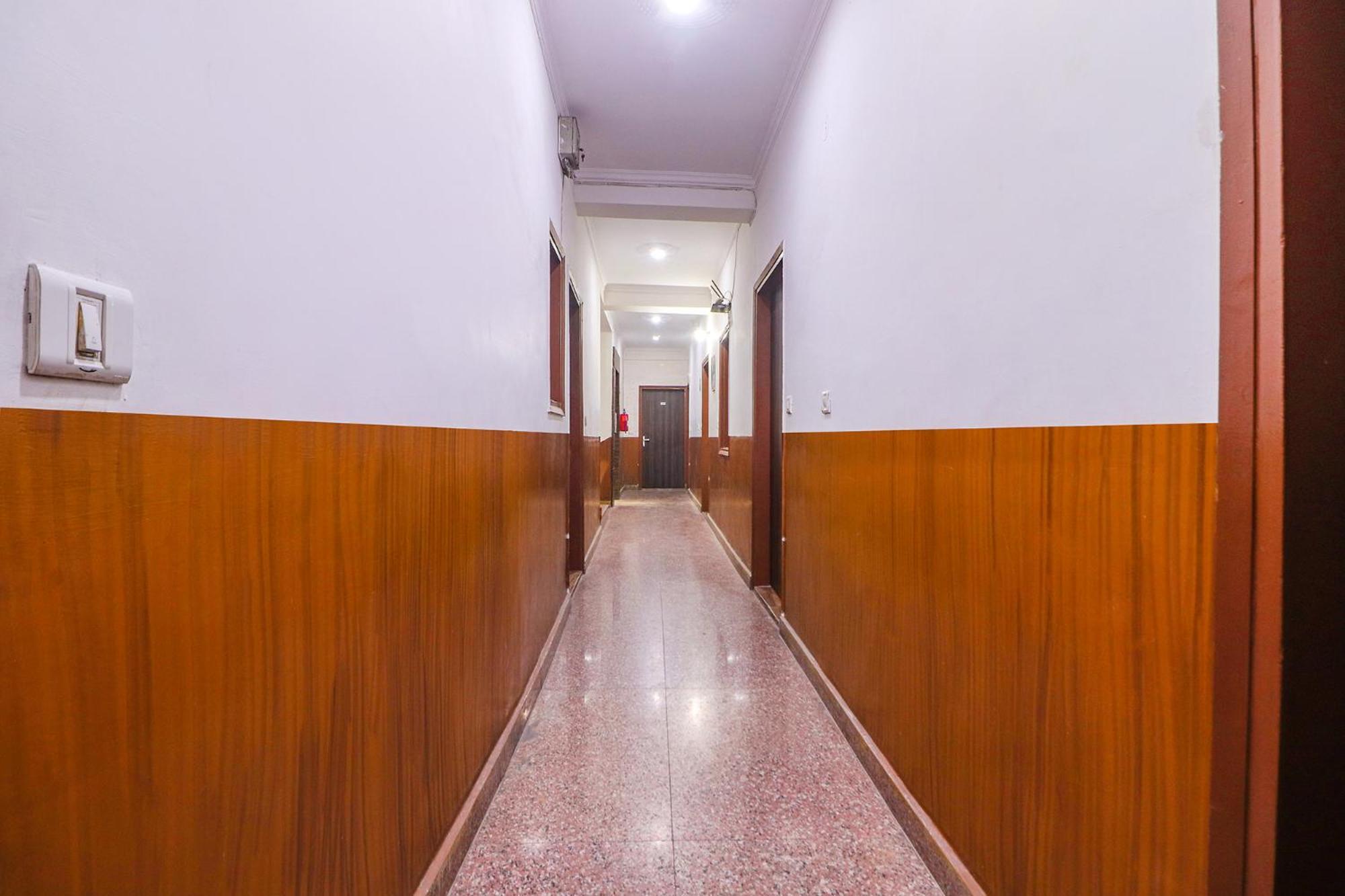 Fabexpress Sinon Hotel New Delhi Exterior foto